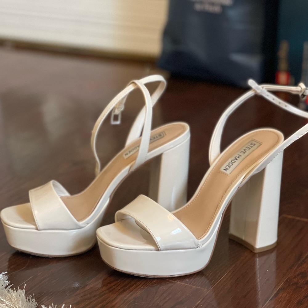 Steve Madden Lessa platform heel
